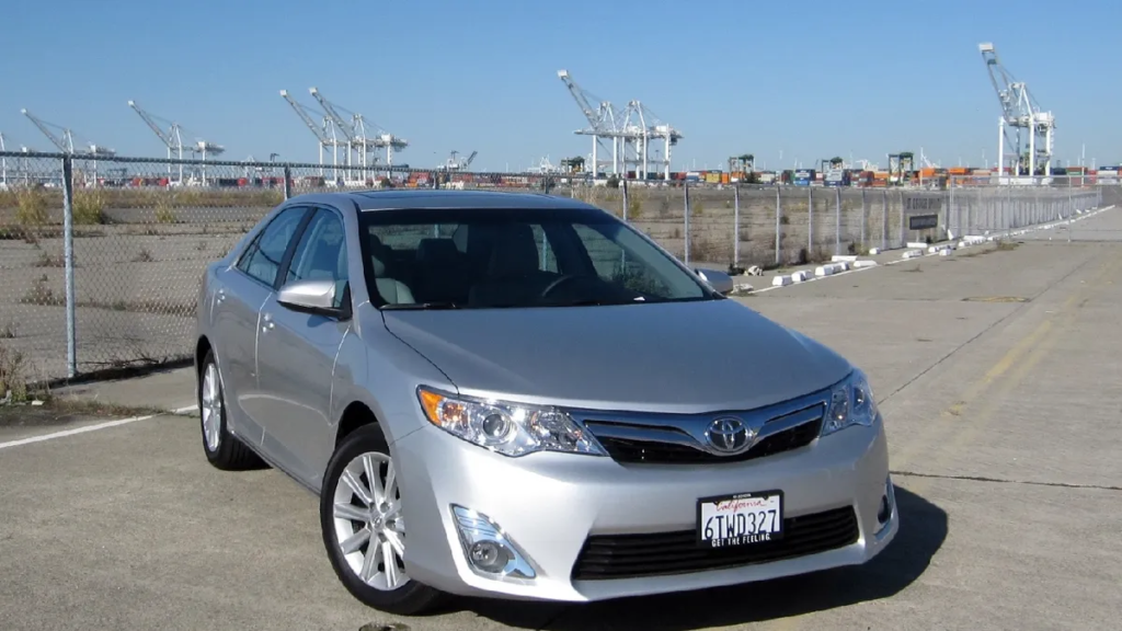 2012 toyota camry xle value 147k